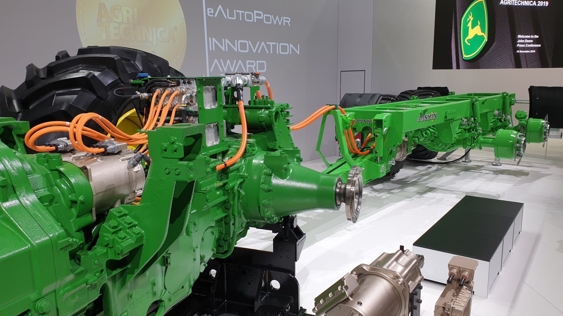 John Deere stellt autonomen Traktor vor