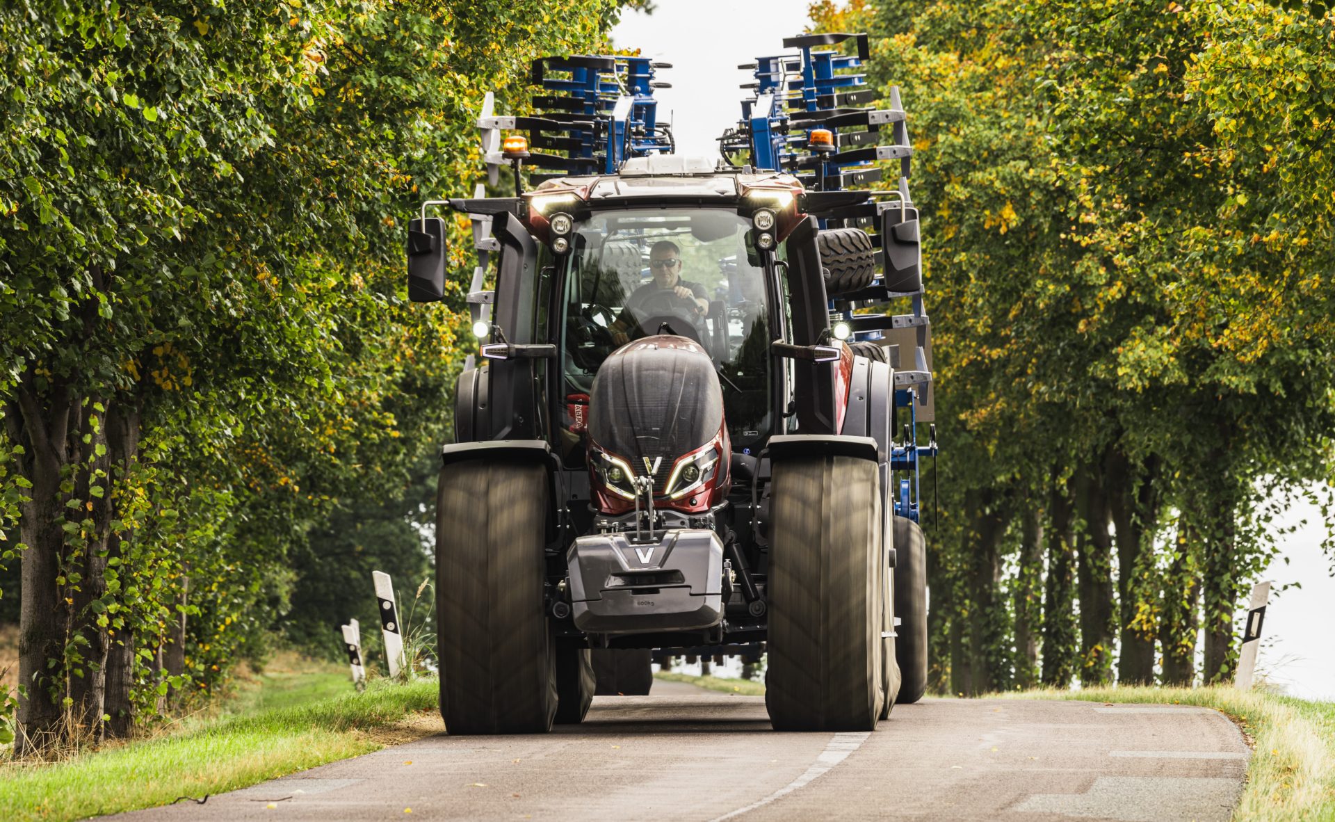 Valtra Q Serie Mit Bis Ps Vorgestellt Landwirt Media Com