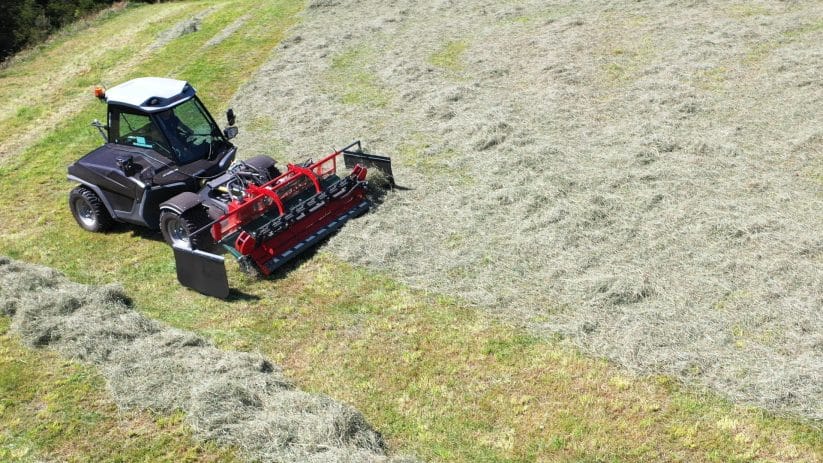 Agrartechnik Seeber präsentierte einen neuen Bandschwader für die alpine Landwirtschaft.