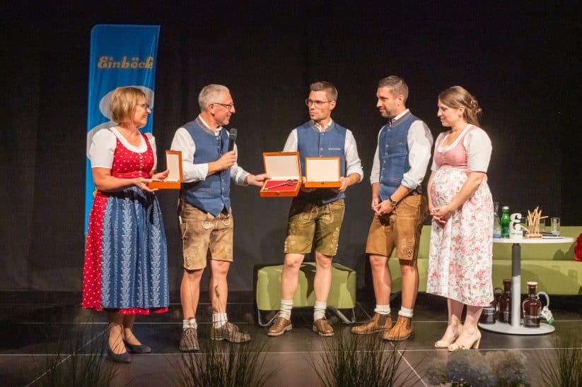 Mit der offiziellen Übergabe des Unternehmens an die 4. Generation ziehen sich Leopold sen. & Birgit Einböck nach 35 Jahren aus der Geschäftsleitung zurück.